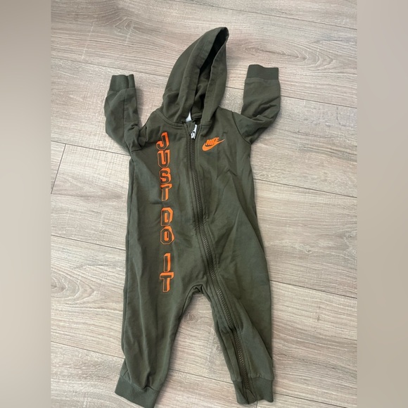 Nike Romper 12 months - Picture 1 of 3